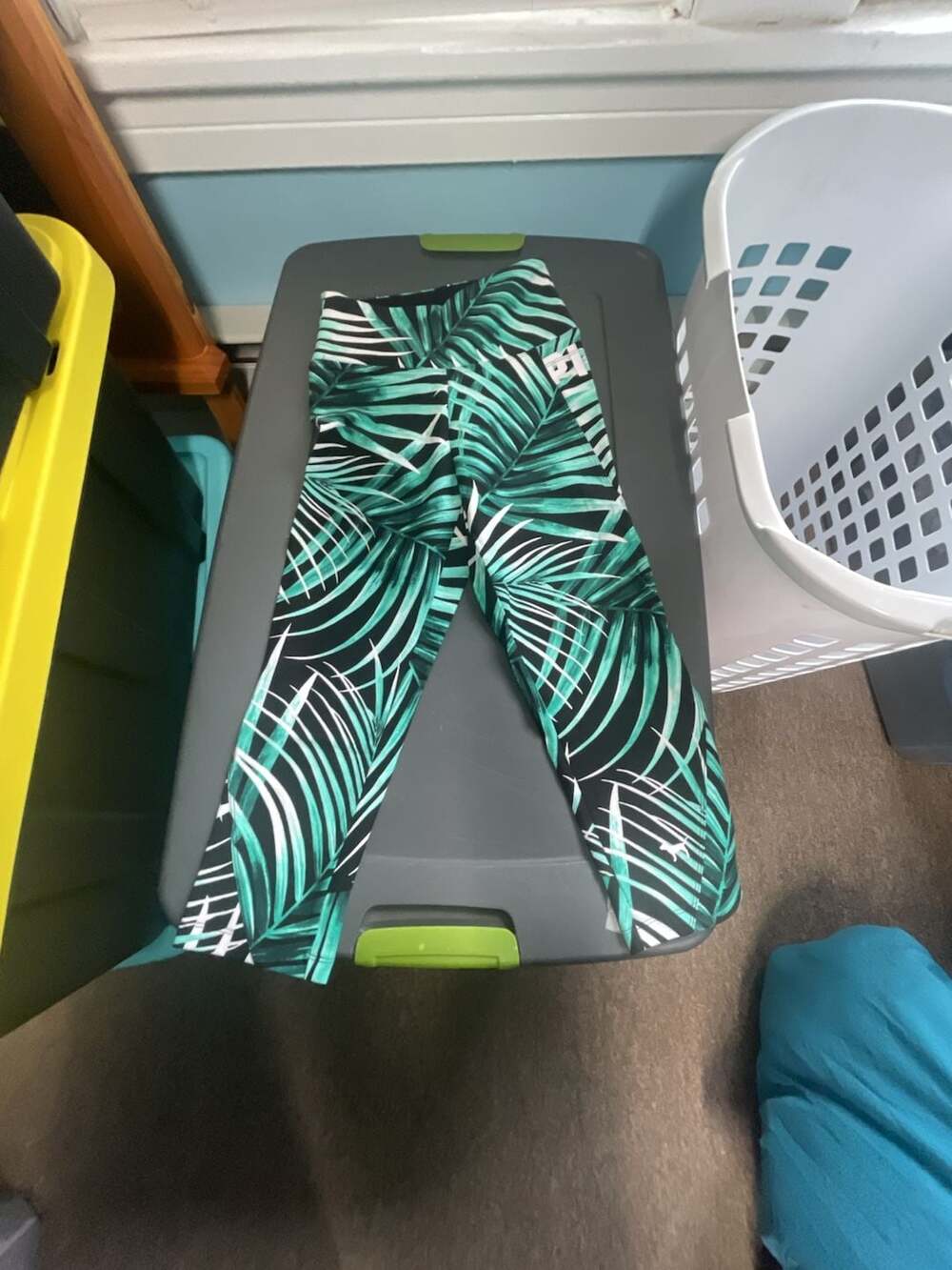 Pink Victoria's Secret Palm Leaf Leggings Size XS Green Black